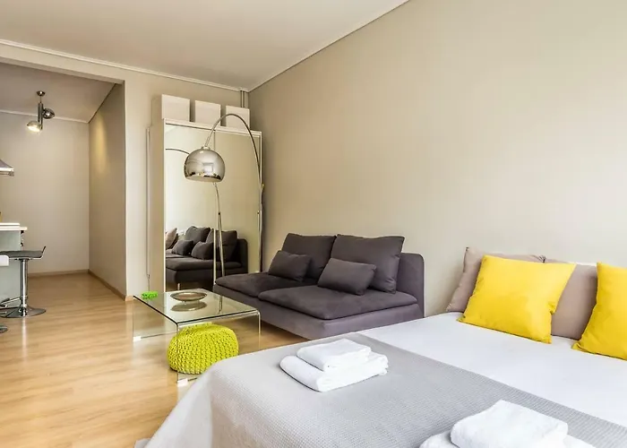 Stay Like A Local Next To Acropolis & Plaka!